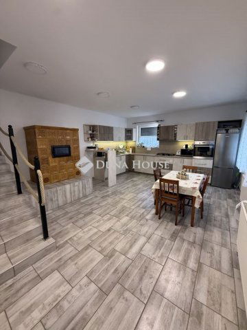 Eladó családi ház, Herenden 114.9 M Ft, 3 szobás