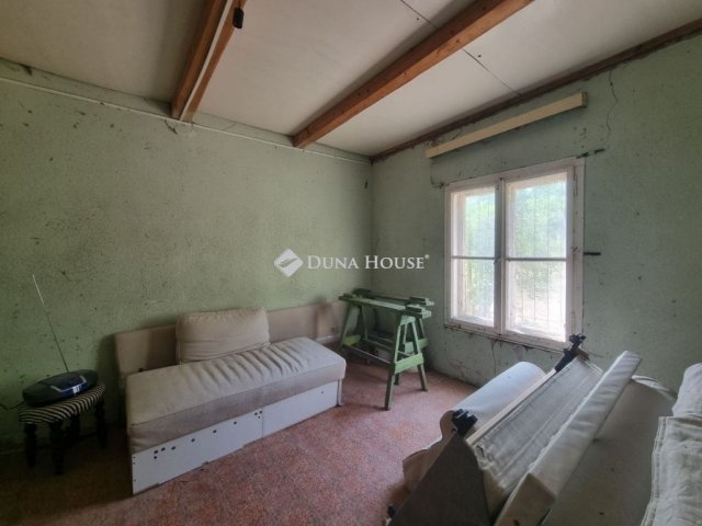 Eladó nyaraló, Tóalmáson 4.9 M Ft, 3 szobás