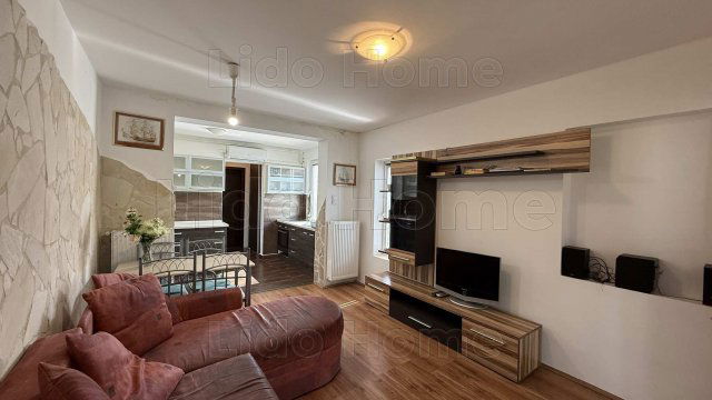 Eladó nyaraló, Balatonfenyvesen 46 M Ft, 2 szobás