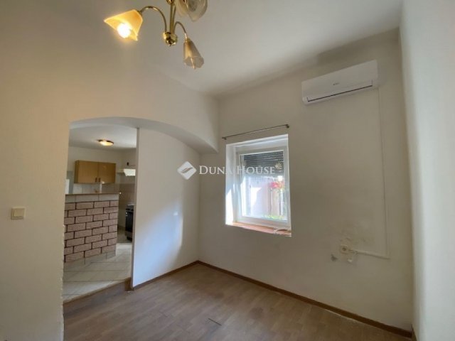 Eladó családi ház, Dunabogdányban 35 M Ft, 2 szobás