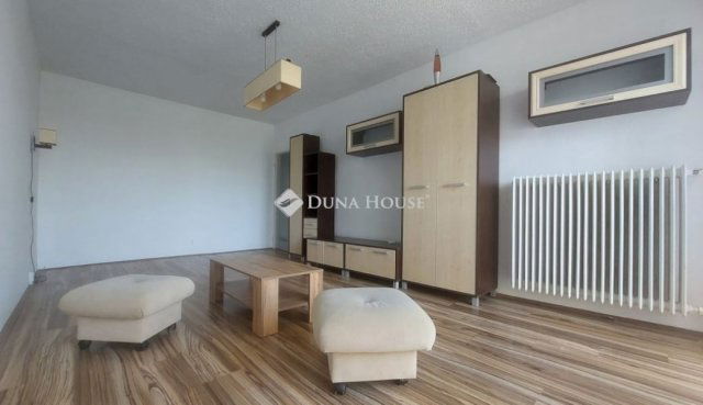 Eladó panellakás, Pécsett 45 M Ft, 2 szobás