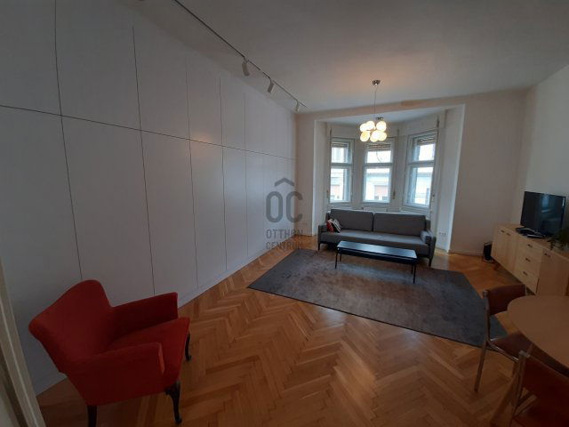 Kiadó téglalakás, albérlet, Budapesten, V. kerületben, 2 szobás