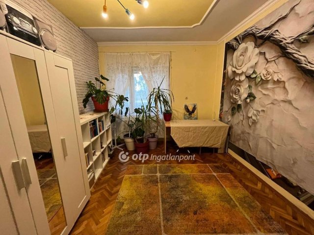 Eladó családi ház, Szalkszentmártonon 45.5 M Ft, 4 szobás