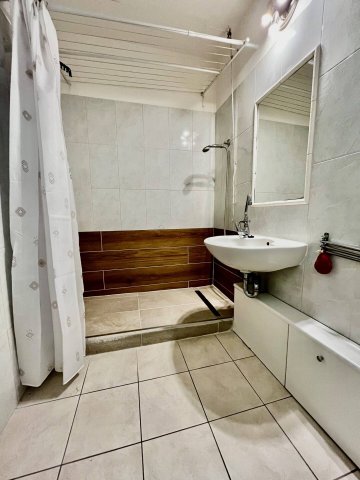 Eladó téglalakás, Pécsett 62.5 M Ft, 2+1 szobás