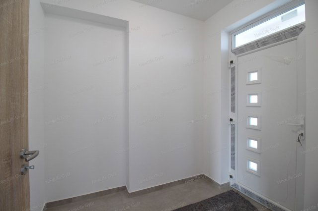 Eladó családi ház, Győrladaméren 115.99 M Ft, 4 szobás