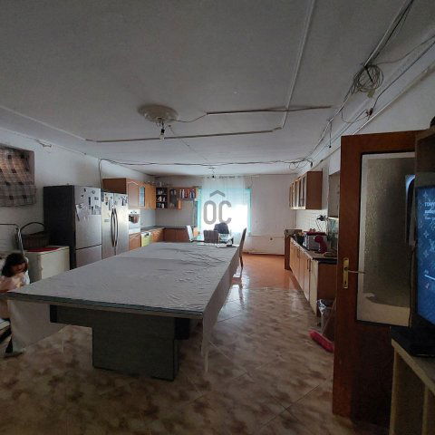 Eladó családi ház, Berkesden 48.9 M Ft, 8 szobás