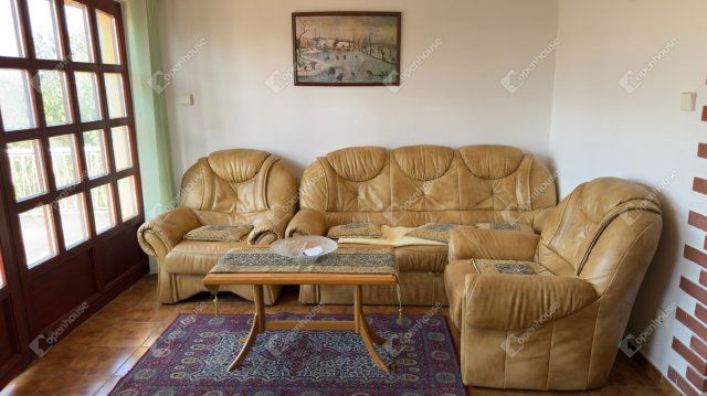 Eladó családi ház, Dunaalmáson 62.5 M Ft, 3 szobás