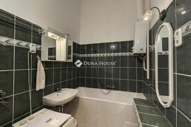 Eladó téglalakás, Budapesten, VIII. kerületben 111 M Ft