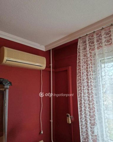 Eladó panellakás, Hajdúnánáson 29.9 M Ft, 1 szobás