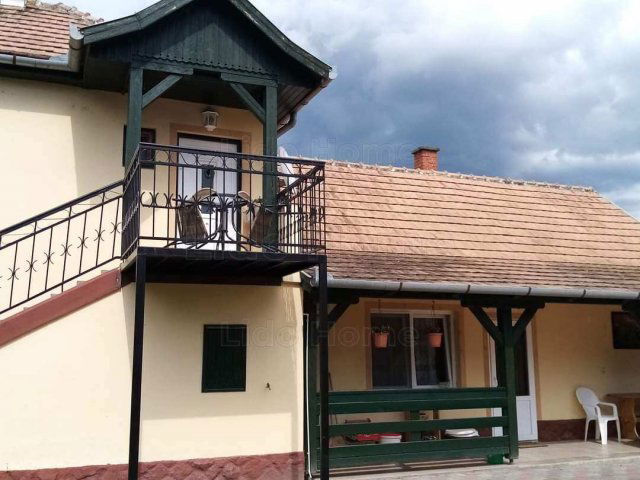 Eladó családi ház, Balatonlelleén 155 M Ft