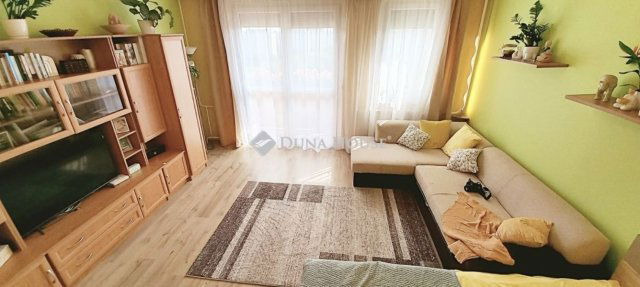 Eladó panellakás, Veszprémben 45 M Ft, 2 szobás