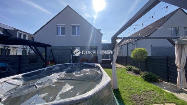 Eladó ikerház, Üllőn 110 M Ft, 4 szobás / költözzbe.hu