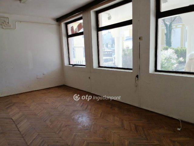 Eladó üzlethelyiség, Marcaliban 25.4 M Ft / költözzbe.hu