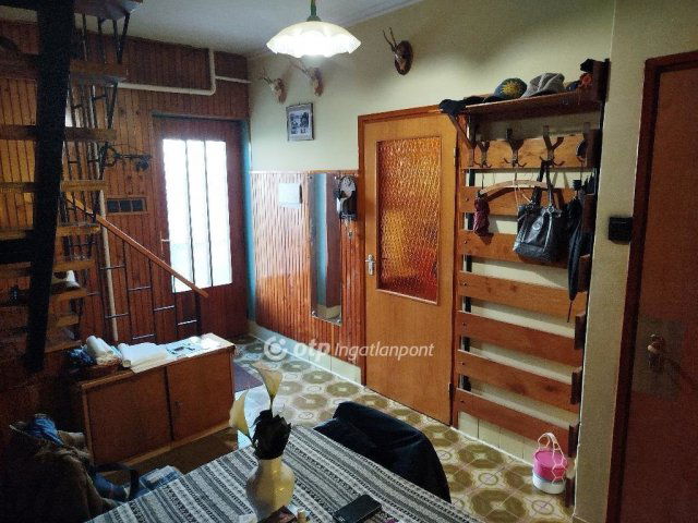 Eladó sorház, Pápán 51 M Ft, 3+1 szobás / költözzbe.hu