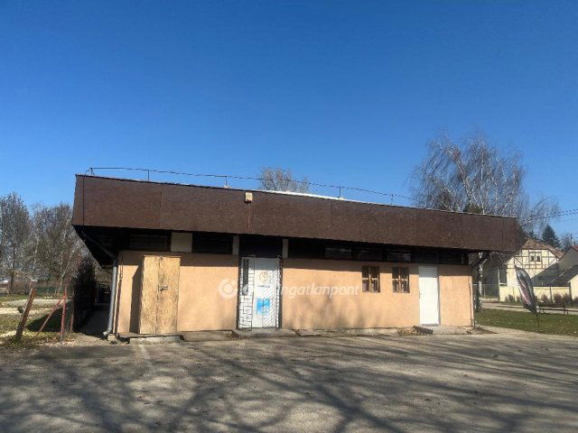 Eladó üzlethelyiség, Ajkán 37 M Ft / költözzbe.hu