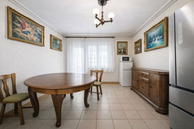 Eladó téglalakás, Székesfehérvárott 79.9 M Ft, 5 szobás