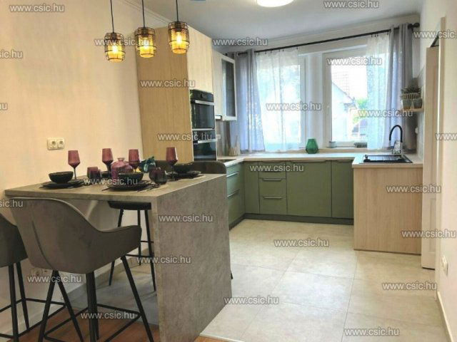 Eladó családi ház, Budapesten, III. kerületben 349 M Ft