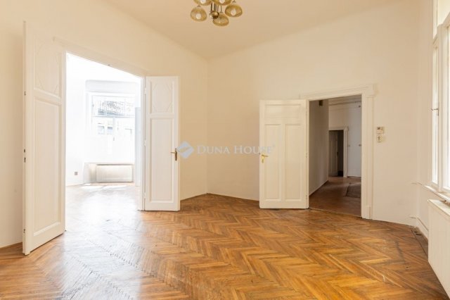 Eladó téglalakás, Budapesten, V. kerületben 169 M Ft, 4 szobás
