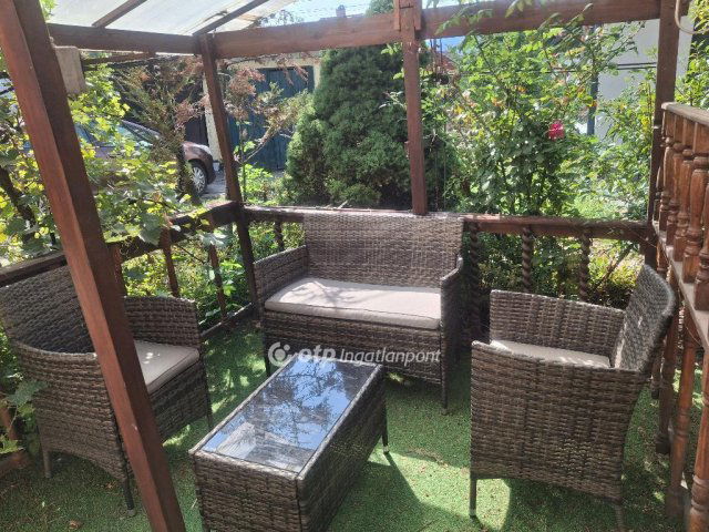 Eladó ikerház, Budapesten, III. kerületben 90 M Ft, 3 szobás