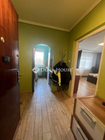 Eladó panellakás, Veszprémben 44.2 M Ft, 2 szobás