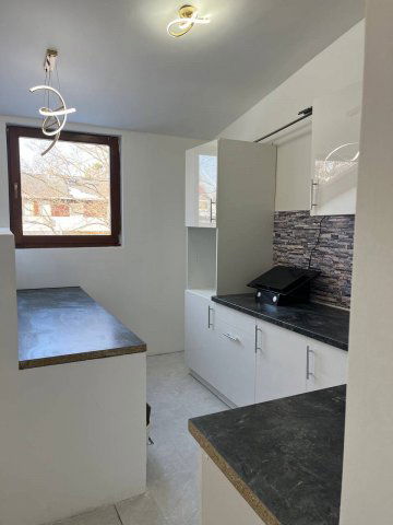 Eladó téglalakás, Pomázon 49.9 M Ft, 1 szobás