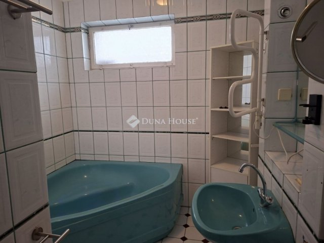 Eladó családi ház, Sülysápon 95.5 M Ft, 5 szobás