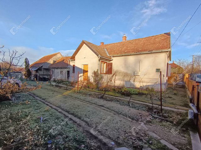 Eladó családi ház, Nagyatádon 23.9 M Ft, 2 szobás