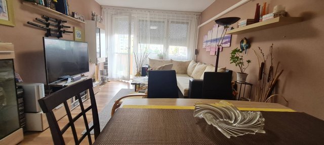 Eladó panellakás, Dunaújvárosban 31.99 M Ft, 2 szobás