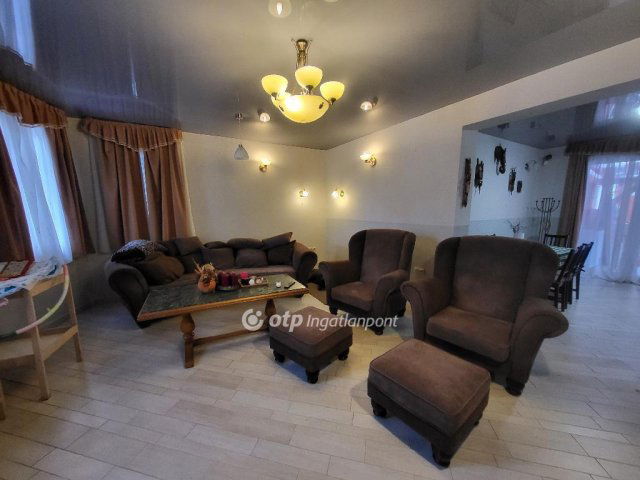 Eladó családi ház, Siófokon 599 M Ft, 6 szobás