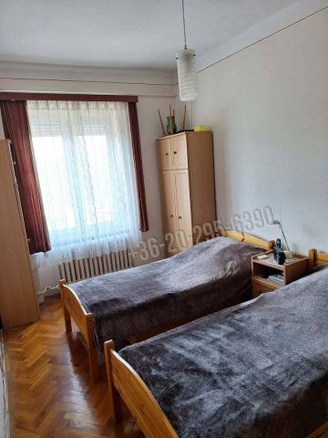 Eladó téglalakás, Dunaújvárosban 32.5 M Ft, 2 szobás