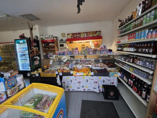 Eladó üzlethelyiség, Kunhegyesen 53.9 M Ft, 1 szobás