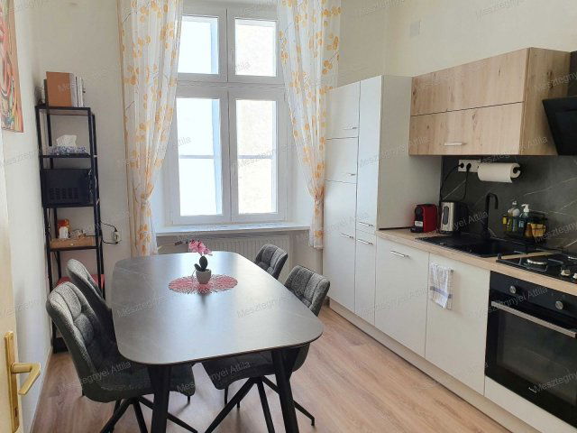 Kiadó téglalakás, albérlet, Sopronban 262 E Ft / hó, 3 szobás