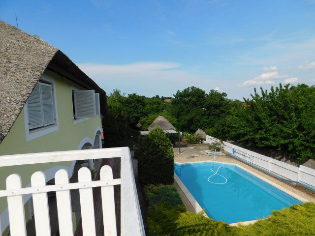 Eladó családi ház, Révfülöpön 320 M Ft, 12 szobás