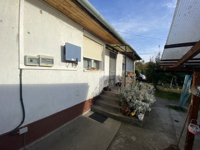 Eladó családi ház, Nagyvenyimen 54.9 M Ft, 2+1 szobás