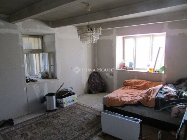 Eladó családi ház, Szentmártonkátán 13.5 M Ft, 3 szobás