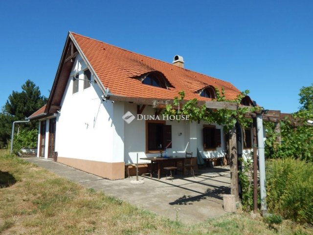 Eladó nyaraló, Lepsényben 64.9 M Ft, 7 szobás