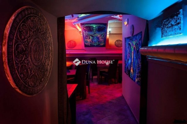 Eladó üzlethelyiség, Budapesten, VI. kerületben 61.9 M Ft