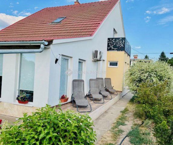 Eladó családi ház, Pilisen 75 M Ft, 5 szobás