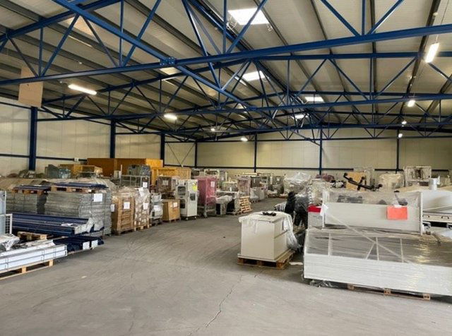 Kiadó ipari ingatlan, Alsónémediben 1680 E Ft / hó