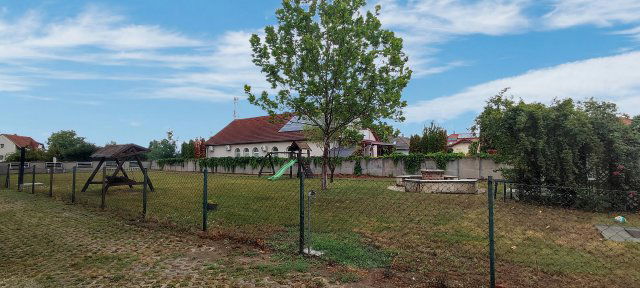 Eladó családi ház, Bükön 185 M Ft, 8 szobás
