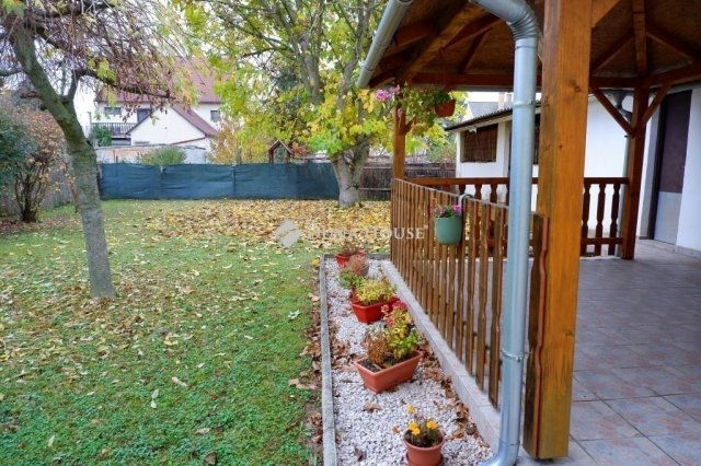 Eladó családi ház, Székesfehérvárott 83 M Ft, 4 szobás