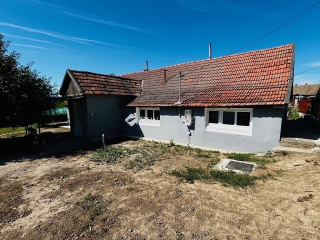 Eladó családi ház, Pándon 28.9 M Ft, 3 szobás