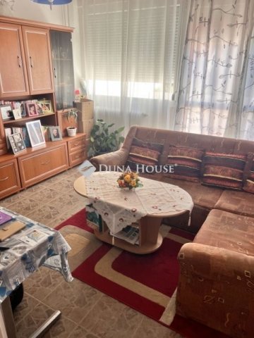 Eladó téglalakás, Zircen 59 M Ft, 4 szobás