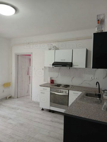 Eladó családi ház, Oroszlányban 57.9 M Ft, 2+1 szobás