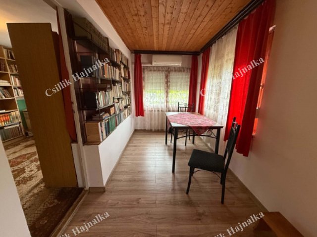 Eladó családi ház, Szolnokon 38 M Ft, 2 szobás