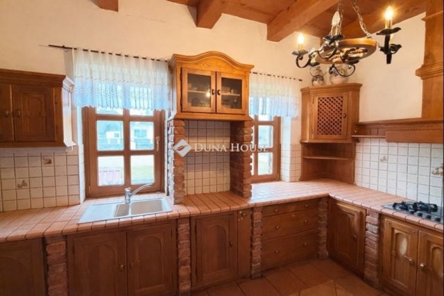 Eladó családi ház, Szilvásváradon 104.9 M Ft, 5 szobás