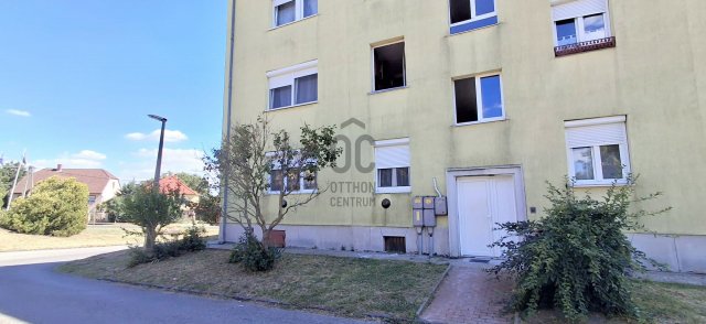 Eladó téglalakás, Kővágószőlősön 24 M Ft, 2 szobás