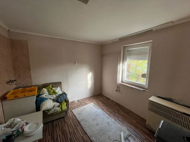 Eladó családi ház, Biriben 9.9 M Ft, 1 szobás