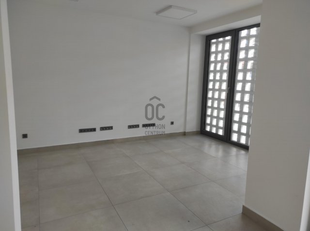 Eladó téglalakás, Siófokon 60.855 M Ft, 2 szobás