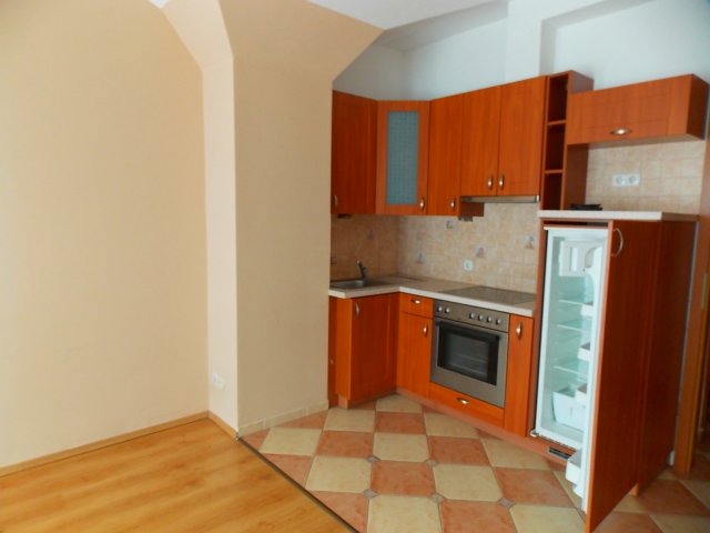 Kiadó téglalakás, albérlet, Győrött 160 E Ft / hó, 1 szobás